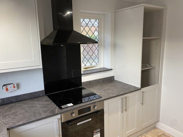 images/fitted-kitchens/slider/fitted-kitchen-6-kireth-ai.jpeg