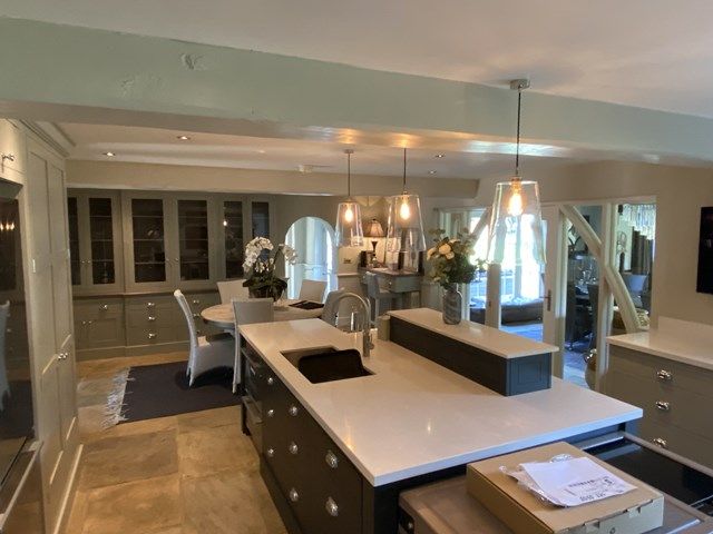 images/fitted-kitchens/slider/fitted-kitchen-3-kireth-ai.jpeg