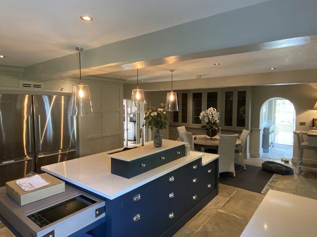 images/fitted-kitchens/slider/fitted-kitchen-4-kireth-ai.jpeg