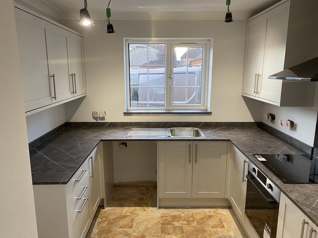images/fitted-kitchens/slider/fitted-kitchen-5-kireth-ai.jpeg