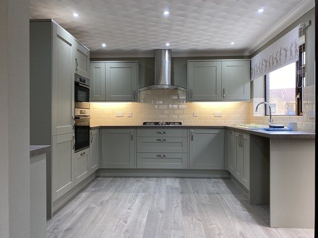 images/fitted-kitchens/slider/fitted-kitchen-1-kireth-ai.jpeg